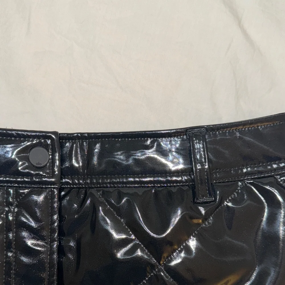 ALO Yoga Snomoto Puffer Mini Skirt - Black, Small